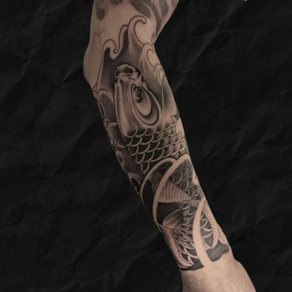Japanese Black&Grey: Koi