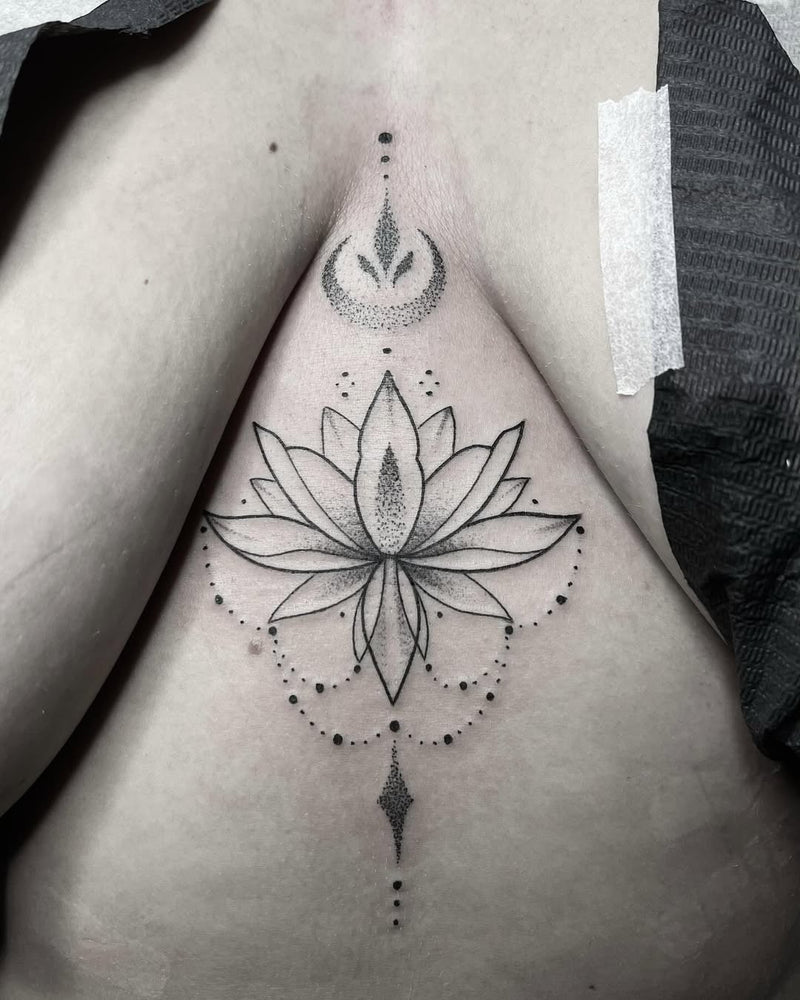 Geometric: Underboob