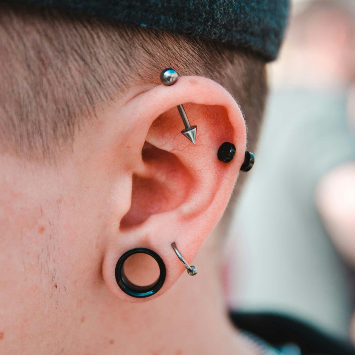 lobe Piercing flesh tunnel