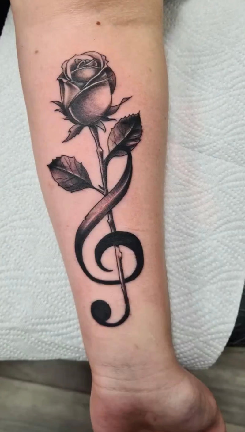 Black&Grey: Rose als Note