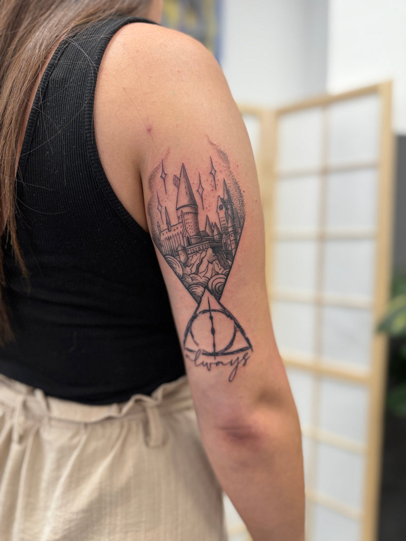 Fineline/Blackwork: "Hogwarts & Heiligtümer des Todes"