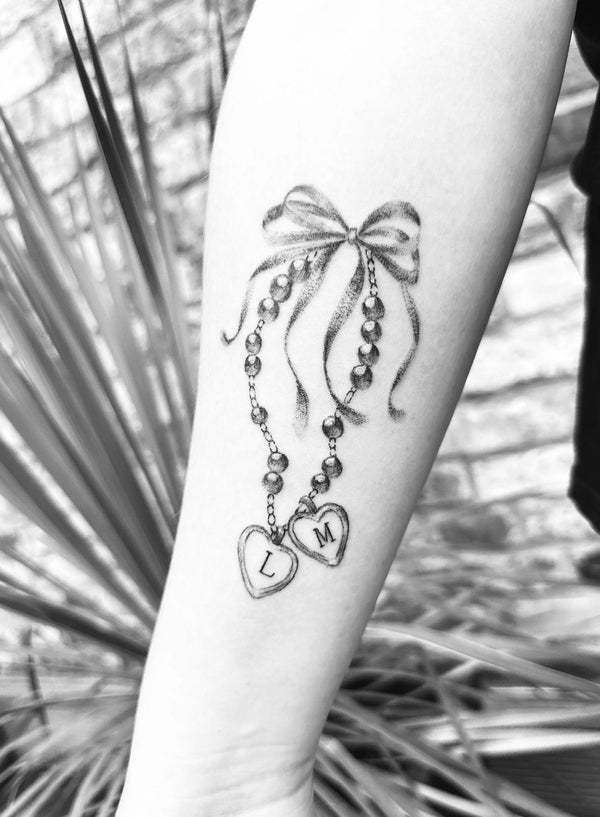 Realistic: Armband