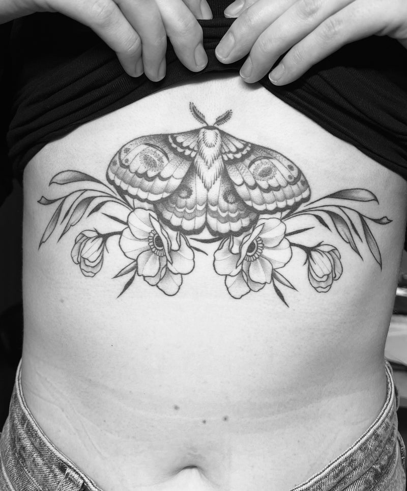 Traditional: Motte mit Blumen