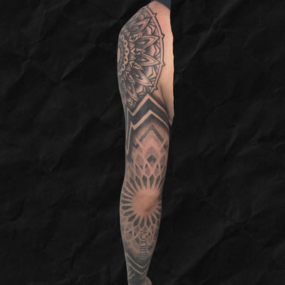mandala sleeve arm tattoo, gestochen im atelier hannibal tattoo studio erftstadt