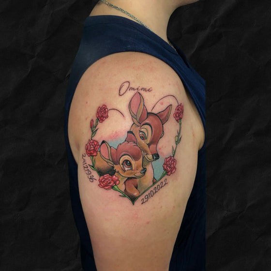 Bambi und ihre mutter als tattoo im comic stil in farbe vom Atelier Hannibal Tattoo Studio in Hürth