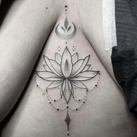 Geometric: Underboob