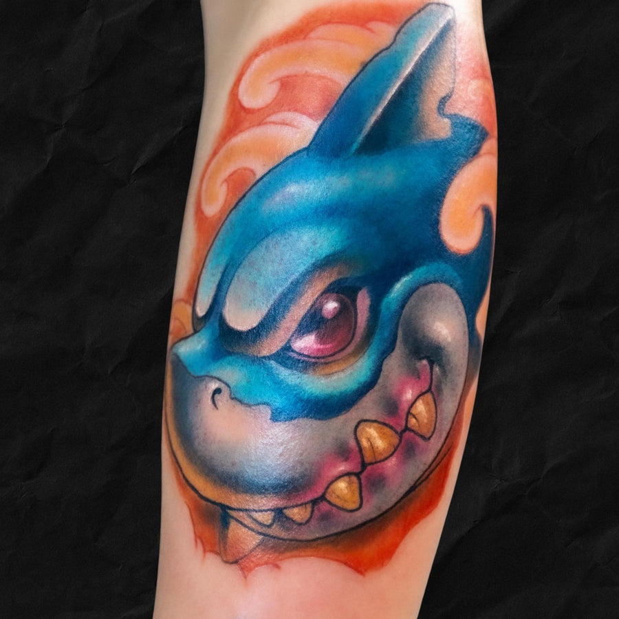 NEwschool Hai Tattoo in Farbe von Asaf aus dem Atelier Hannibal Tattoo Studio in Hürth