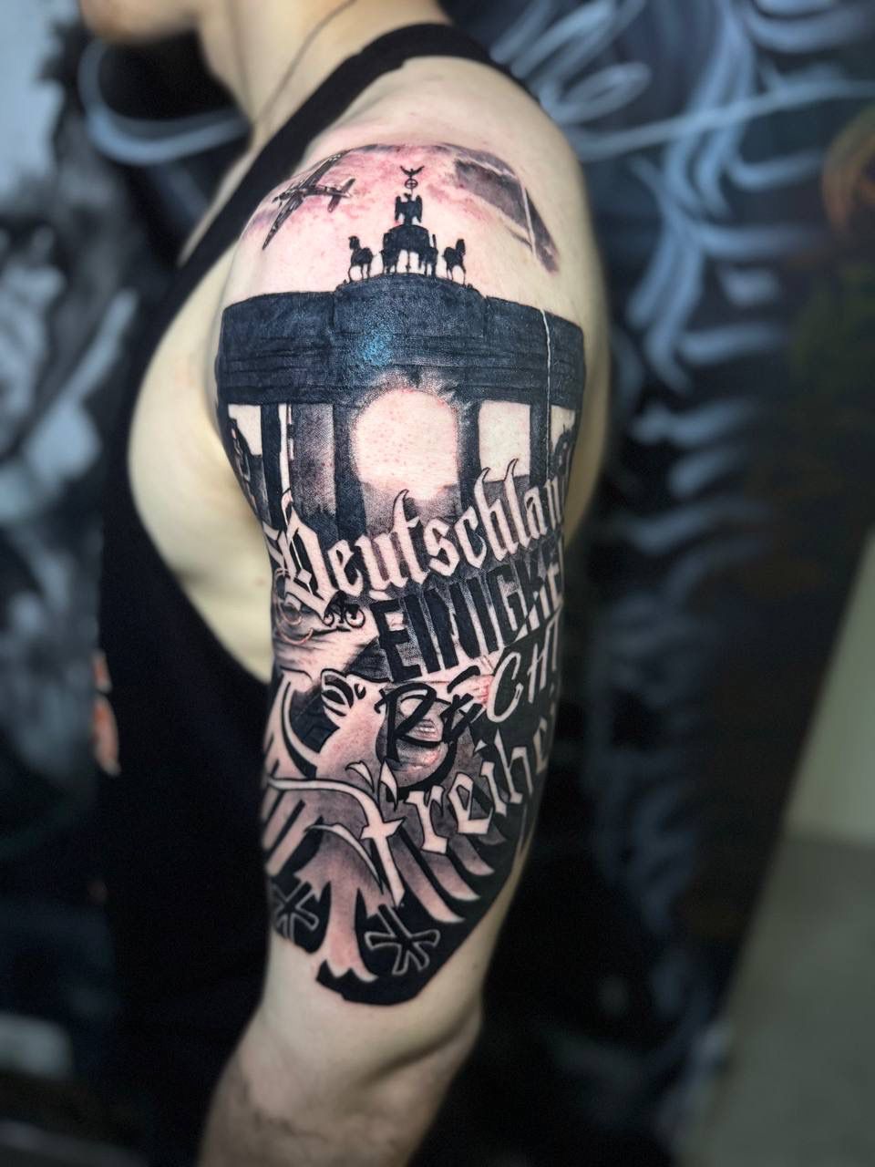 Realistic: Deutschland-Motiv mit Schriftzug