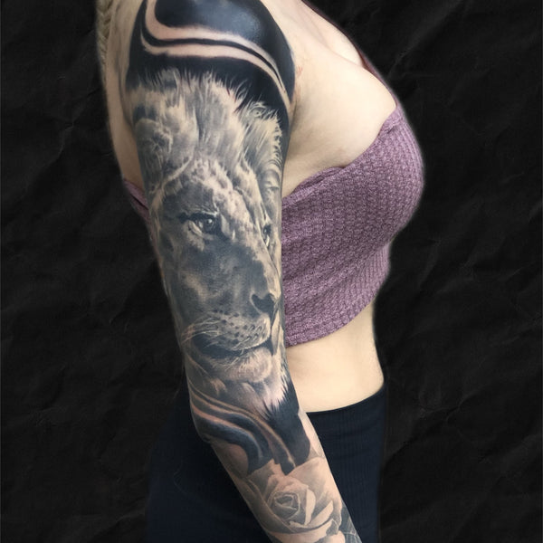 Realistic Tattoo Sleeve: Löwen Portrait