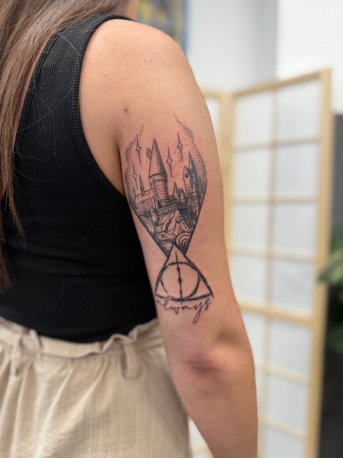 Fineline/Blackwork: "Hogwarts & Heiligtümer des Todes"