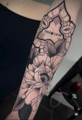 Blackwork: "Ewige Blüte"