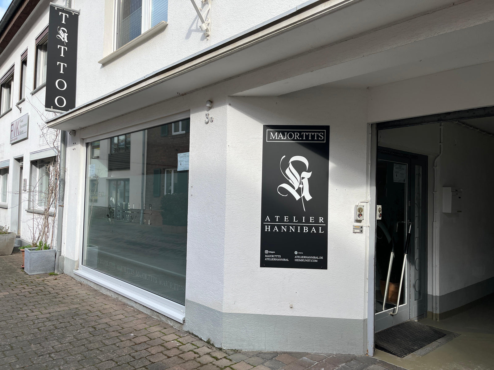 tattoo studio erftstadt außenansicht, barrierefreier zugang