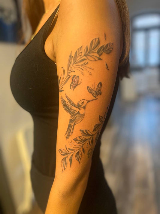 Realistic Black&Grey: Vogel und Schmetterlinge