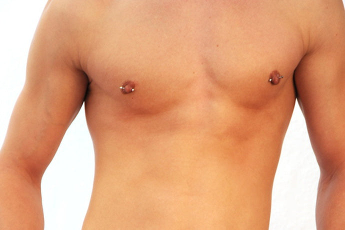 Brustwarzenpiercing mit Stab