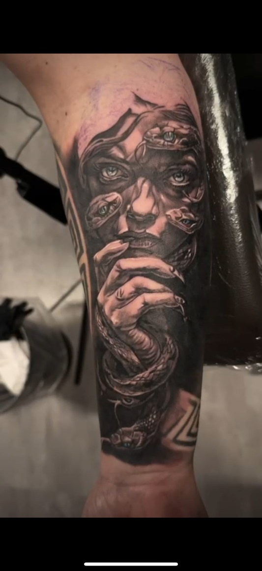 Realistic: Medusa