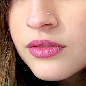 Nasenflügelpiercing mit Stab