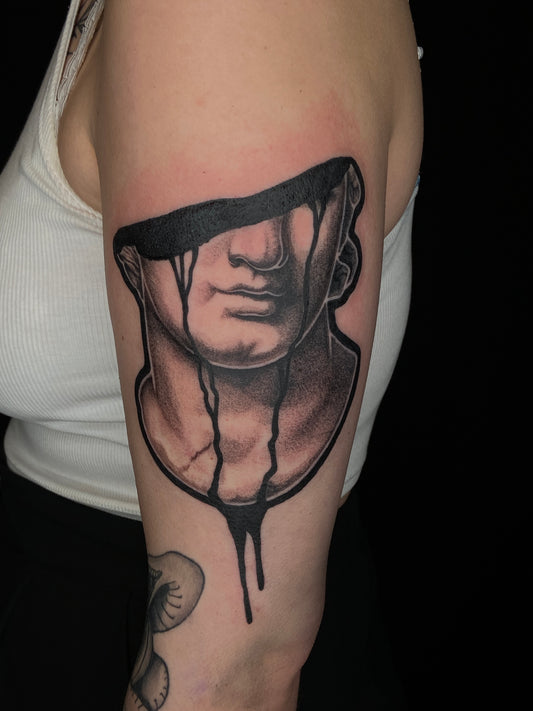 Portrait: Statue