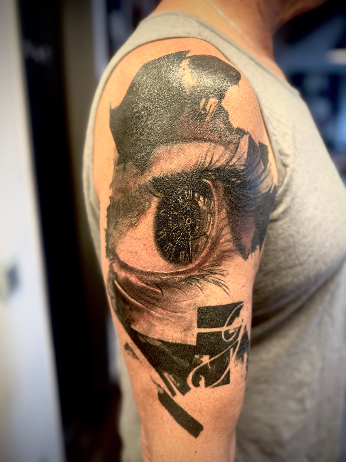 Realistic: "Das Zeitlose Auge"